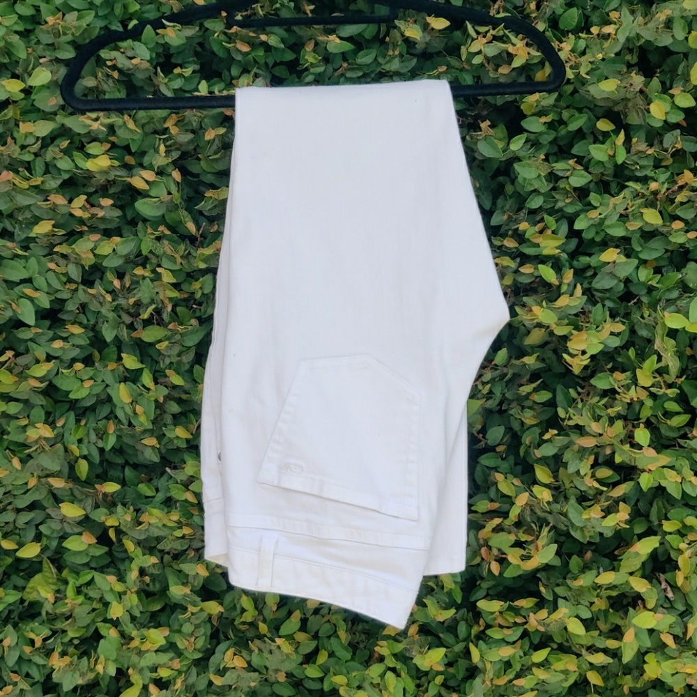 White Vineyard Vines skinny jeans